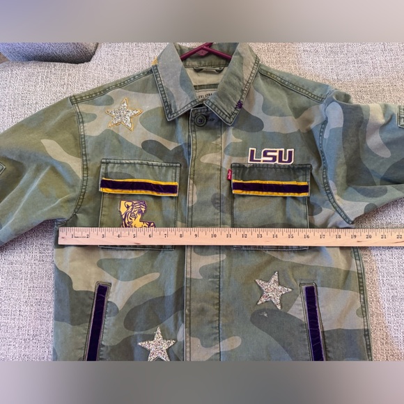 Levi's Green Camouflage Jean Jacket with Star Details - Picture 11 of 16